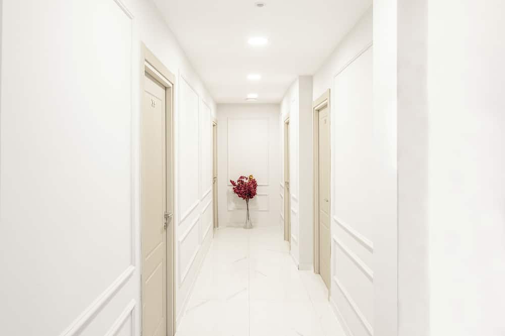 The Red Tent Loft Suites