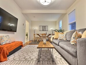Living area - Couples hot tub getaway | AC | fast wifi (Bloomington)