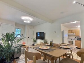 Dining - Couples hot tub getaway | AC | fast wifi (Bloomington)