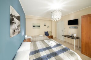Comfort Triple Room | In-room safe, blackout drapes, iron/ironing board, free WiFi - B&B Ruota di Carretto (Nicolosi)