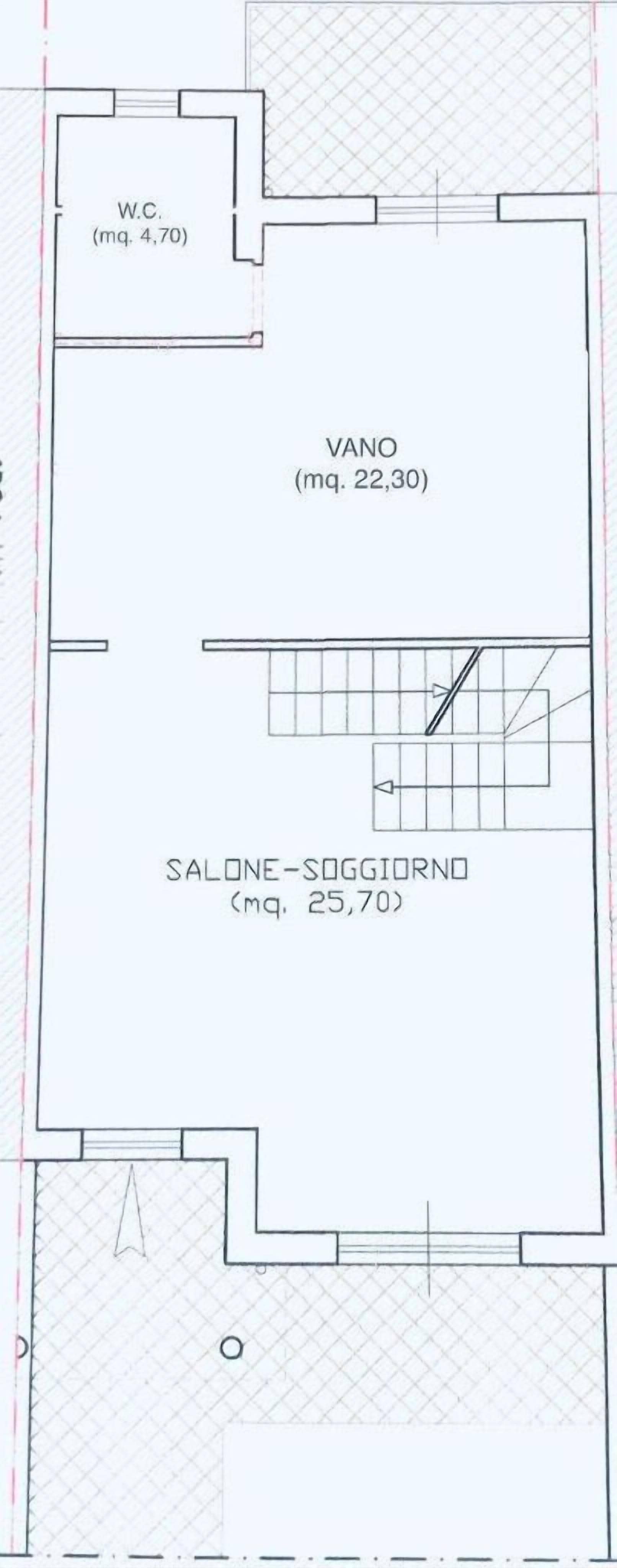 A floor plan with a WC (4.70 sqm), a VANO (22.30 sqm), and a SALONE-SOGGIORNO (25.70 sqm).