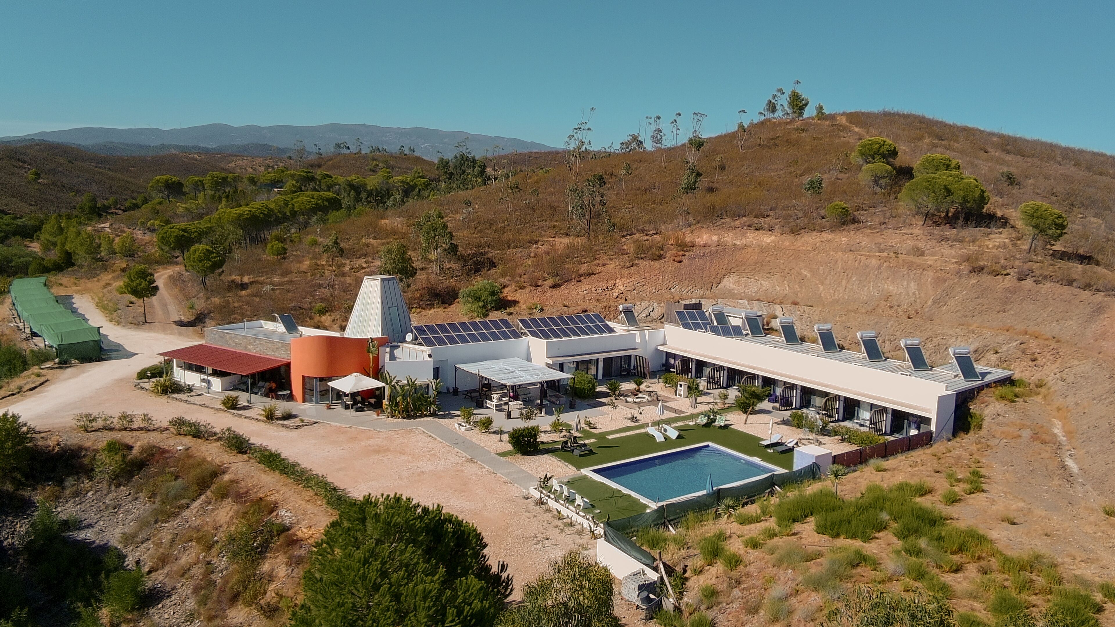 المنشأة من الخارج