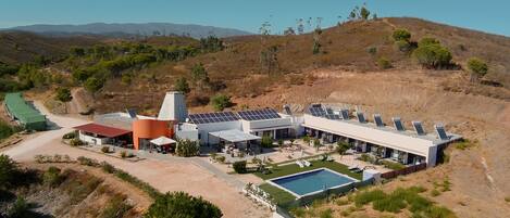 المنشأة من الخارج