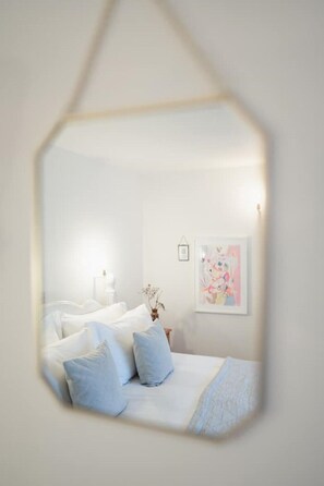 3 bedrooms, travel cot, WiFi, bed sheets