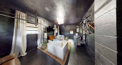 Entire Cottage at PNF with Bike storage