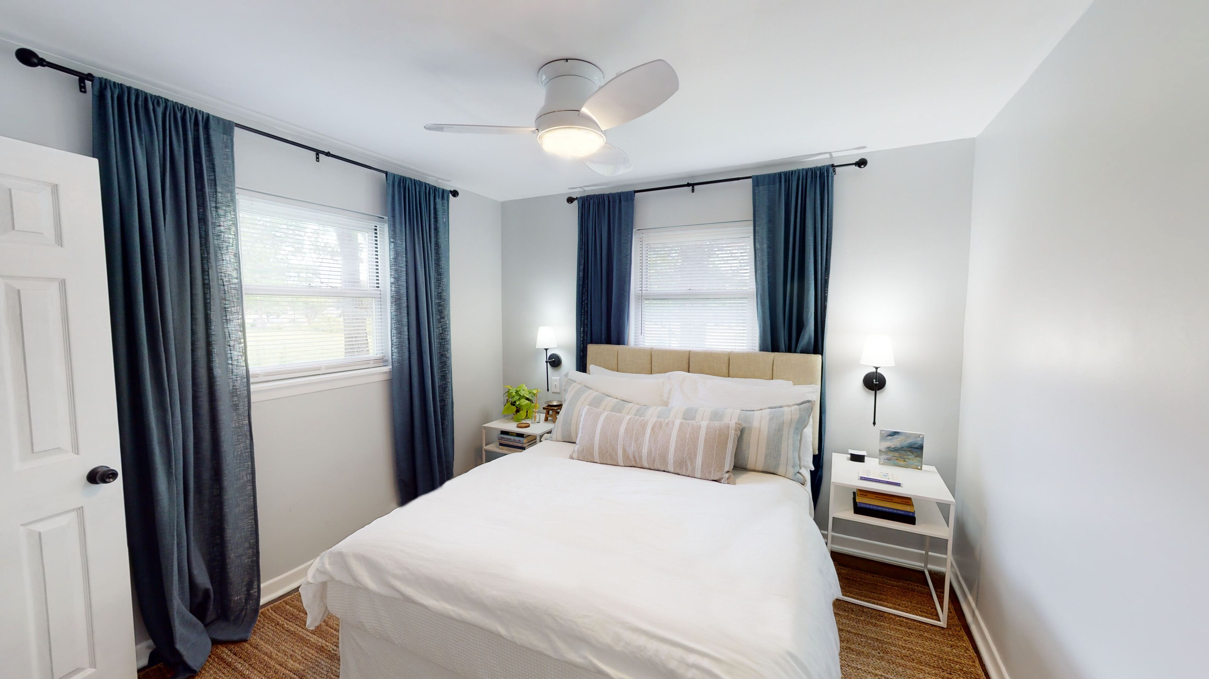 Bikers & Hikers Retreat - Entire Pet-Friendly Cottage with Bike Shop