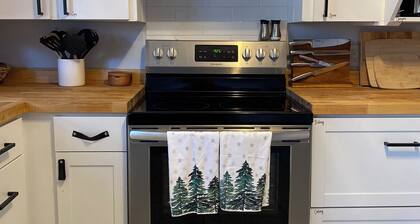 Entire Cottage at PNF with Bike storage