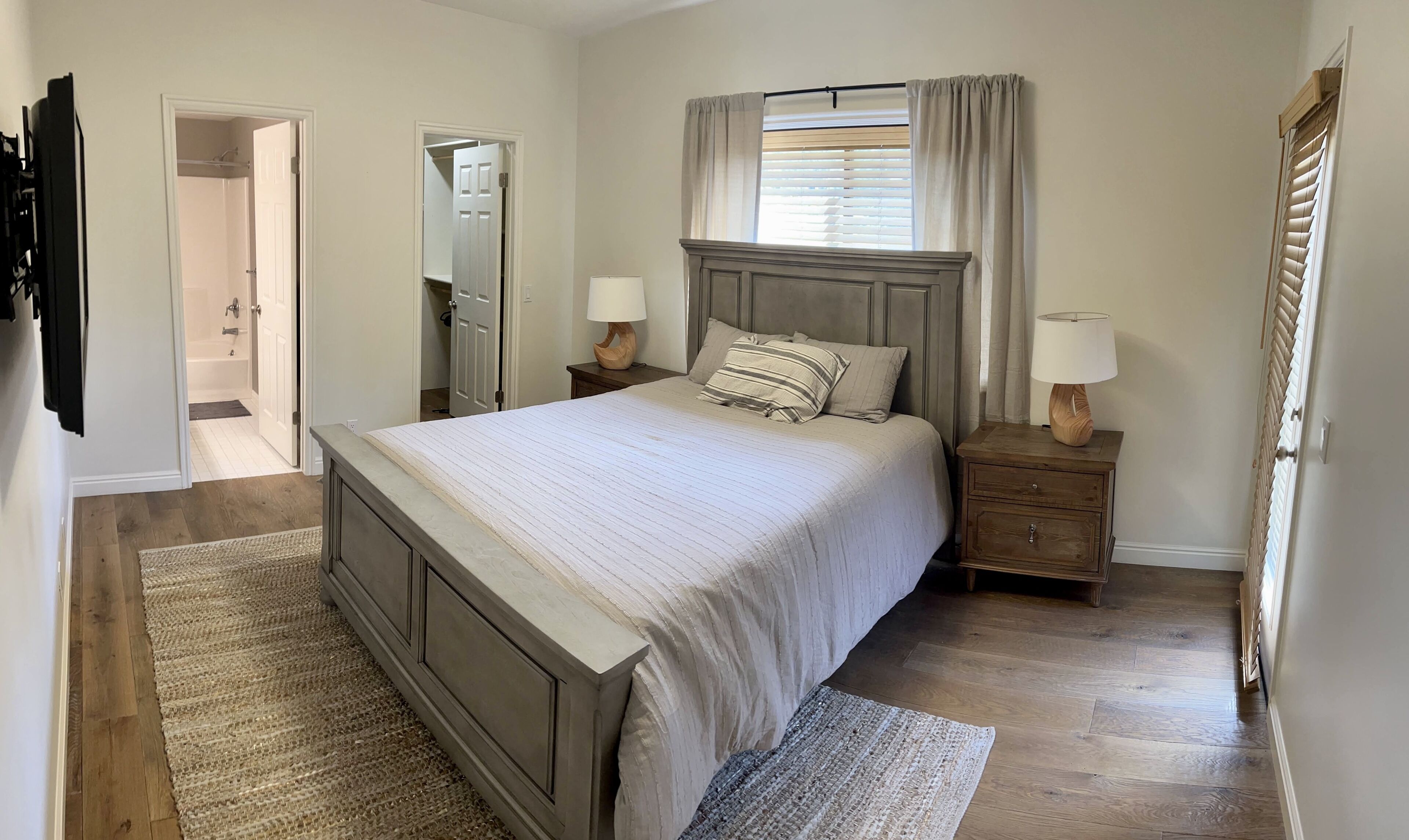 Spacious, private 5 bedroom directly across from Canyon's.