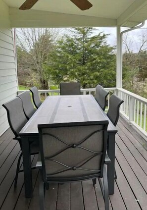 Outdoor dining