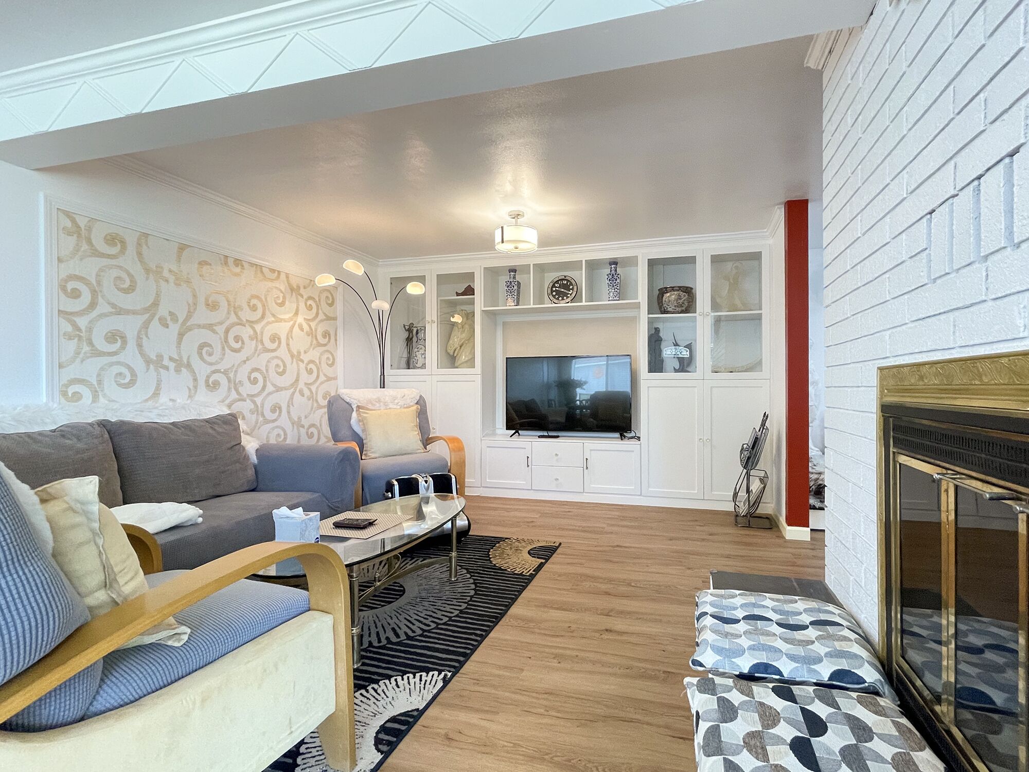 Strait view! Great location for hiking, biking, kayaking and whale watching.