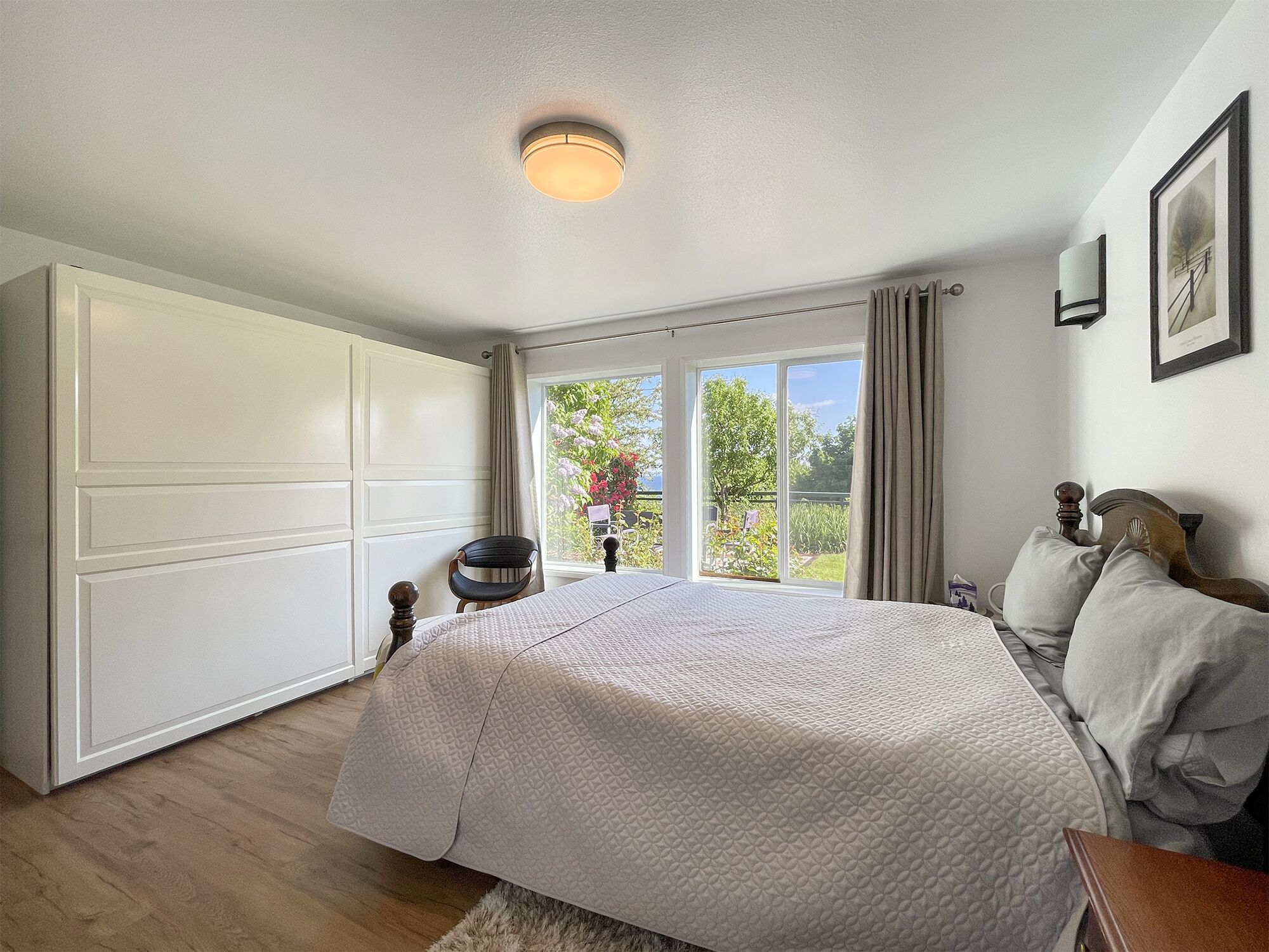 Strait view! Great location for hiking, biking, kayaking and whale watching.