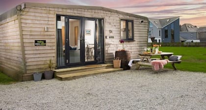 Wheal Amelia-Beautifully Fitted Wooden Lodge