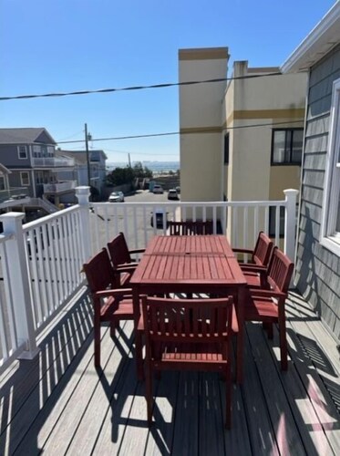 LONG BEACH 3 BEDROOM OCEAN VIEW