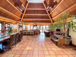 Bar (en la propiedad)