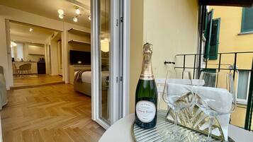 Superior Suite, 1 Bedroom, Non Smoking | Terrace/patio