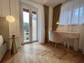 Superior Suite, 1 Bedroom, Non Smoking | 1 bedroom, premium bedding, down comforters, memory foam beds