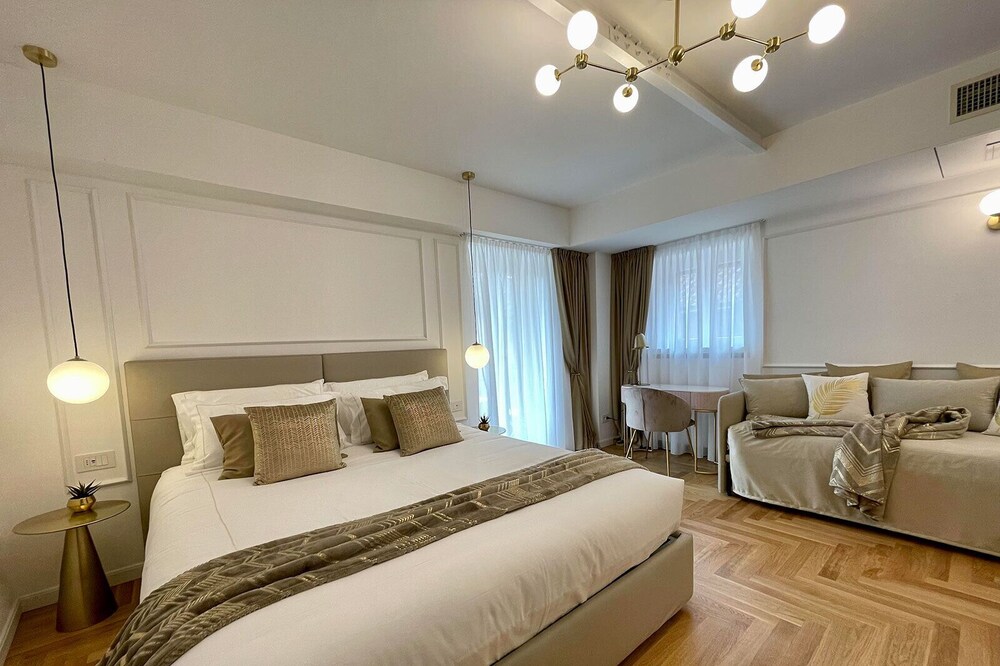 Bellagio Luxury Suites Apartments