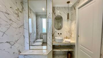 Suite Supérieure, 1 chambre, non-fumeur | Salle de bain