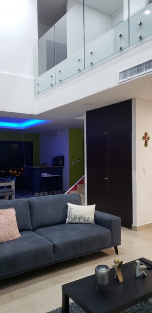 Interior - Enjoy Sunsets - Peaceful1BR condo right on the beach (Mazatlán)