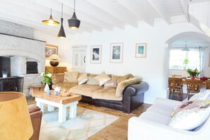 Cottage | Living area