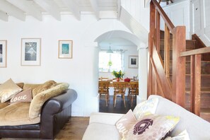 คอทเทจ | บริเวณนั่งเล่น