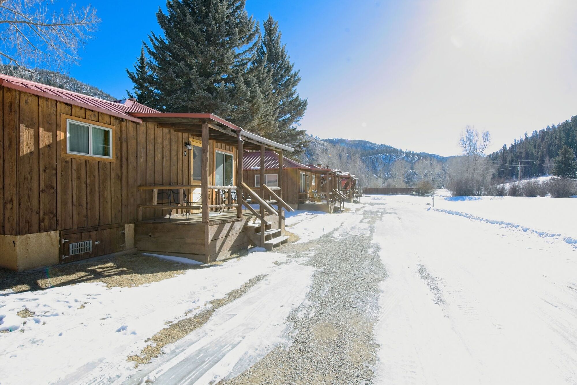 Located on our Private Fishing Pond with Mountain View