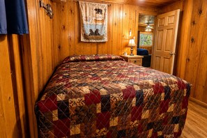 2 bedrooms, internet, bed sheets
