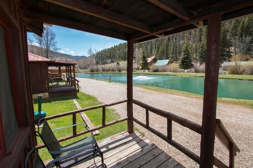 Located on our Private Fishing Pond with Mountain View