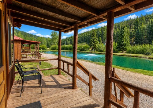 Located on our Private Fishing Pond with Mountain View