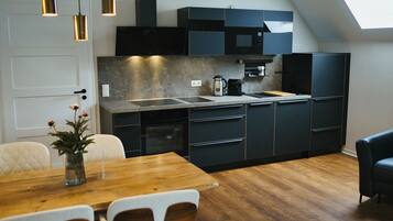 Apartment Black Eagle 12 | 私人厨房 | 大冰箱、微波炉、烤箱、炉灶
