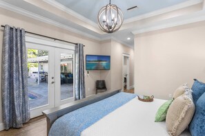 5 bedrooms, desk, iron/ironing board, travel cot - Pickleball, Game Room, Heated Pool, 9 Min to Beach (Bradenton)