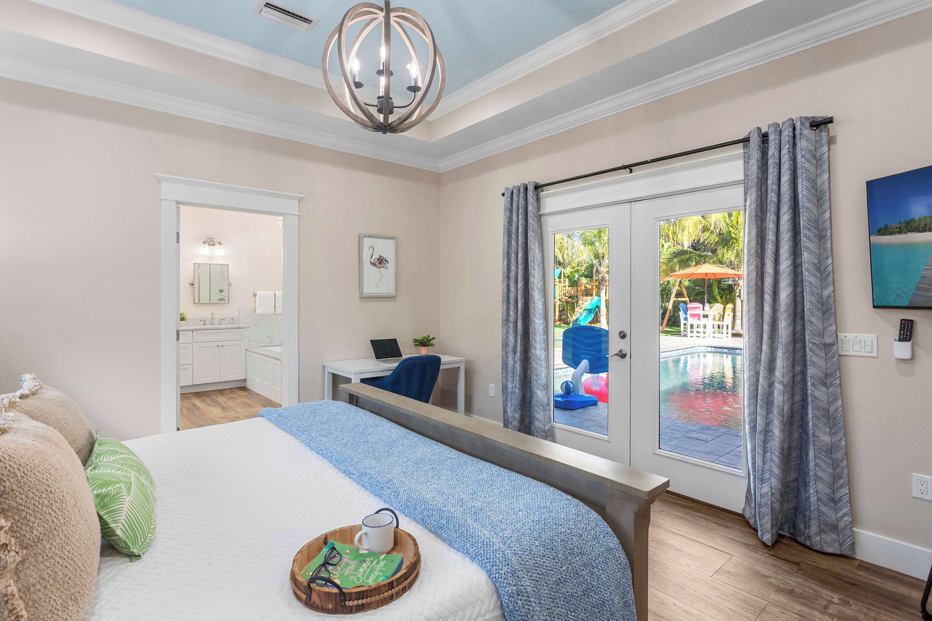 5 bedrooms, desk, iron/ironing board, travel cot