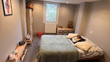 3 chambres, fer et planche Ă repasser, lit parapluie, Wi-Fi