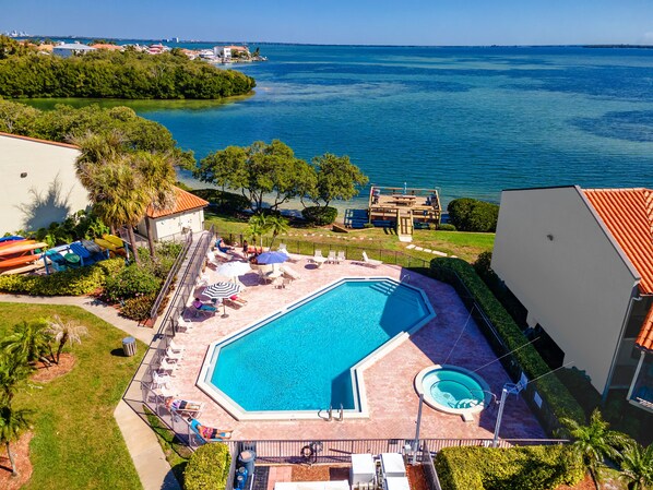 Piscine extérieure, piscine chauffée