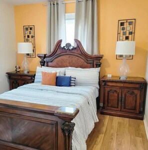 3 bedrooms, desk, iron/ironing board, free WiFi