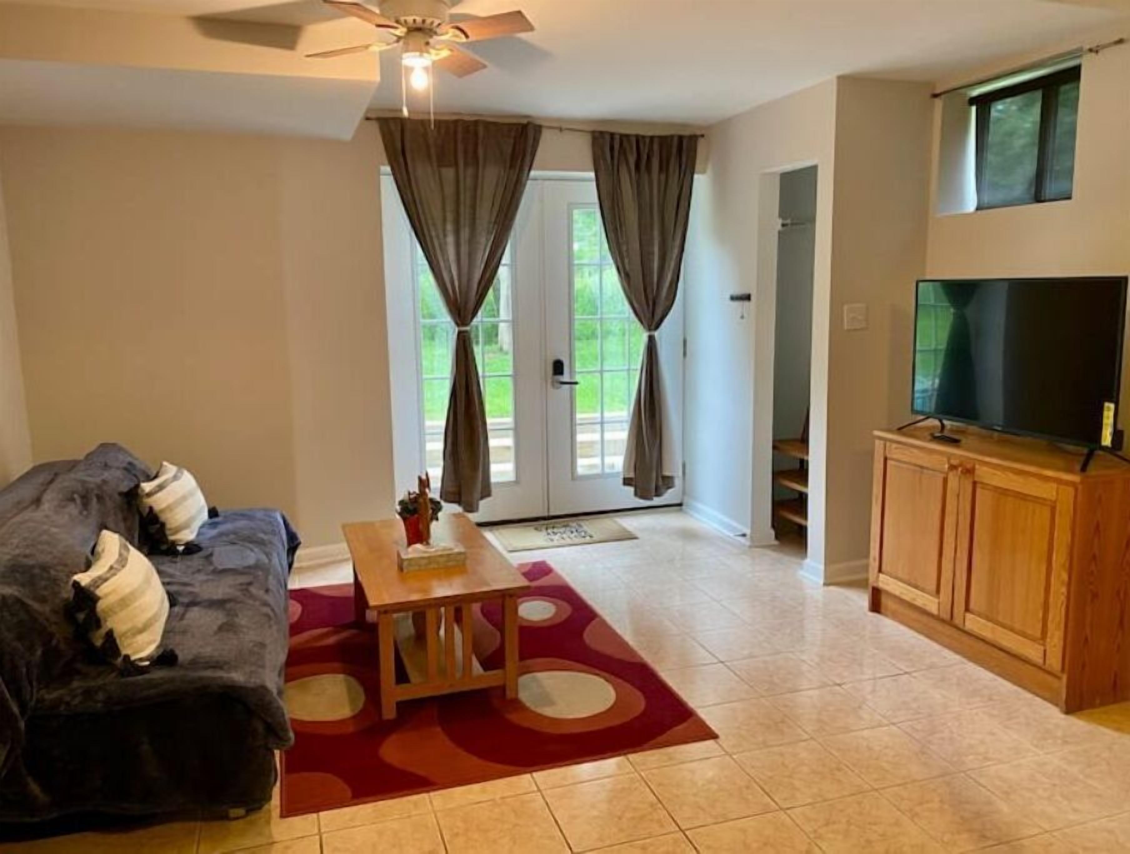 2 BR/1.5 Bath Basement, Private Entrance & Parking