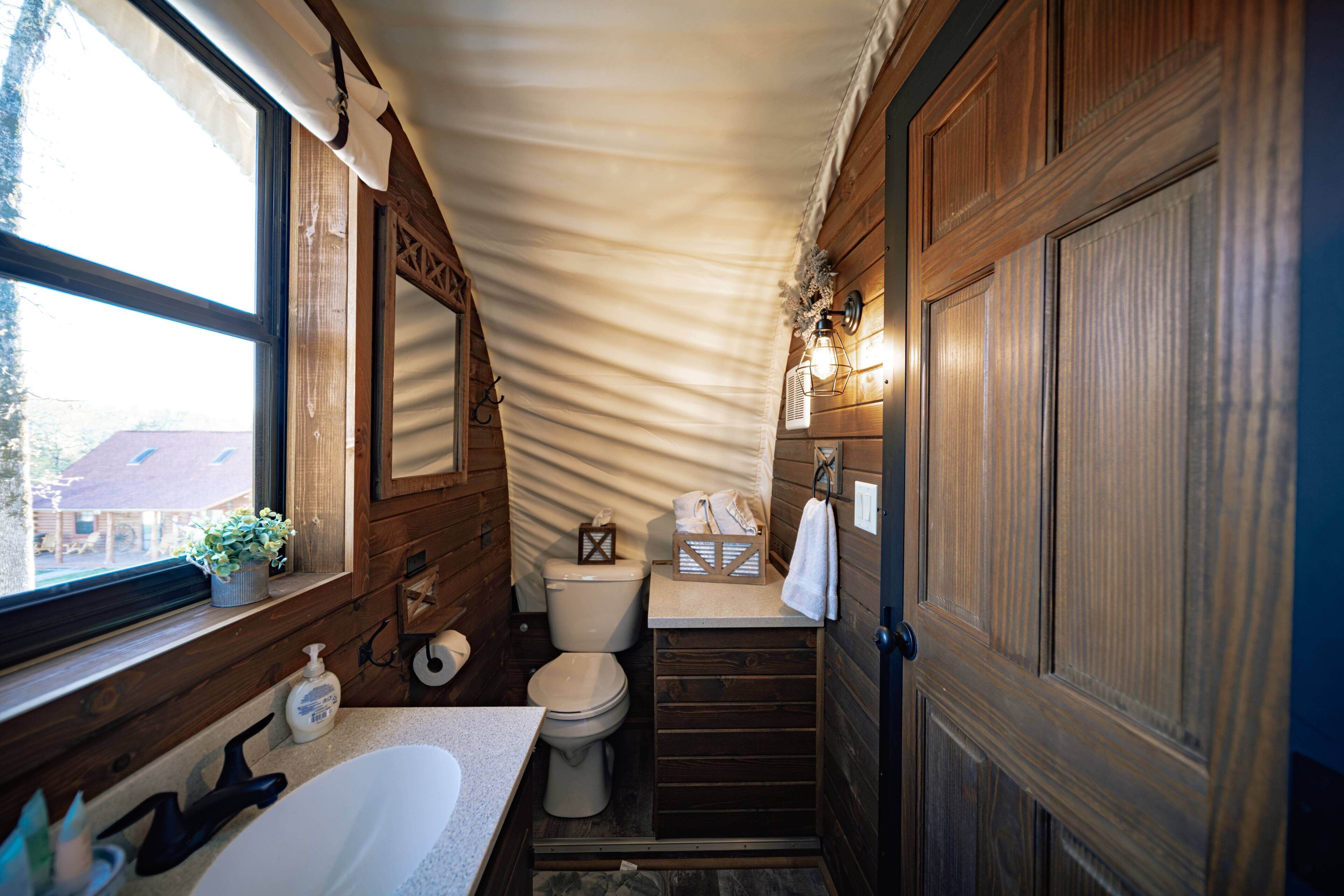 Unique Experience, Heat & A/C, Full Bath, well stocked, near everything