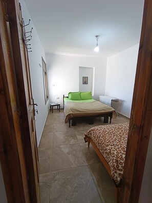 2 bedrooms, WiFi, bed sheets