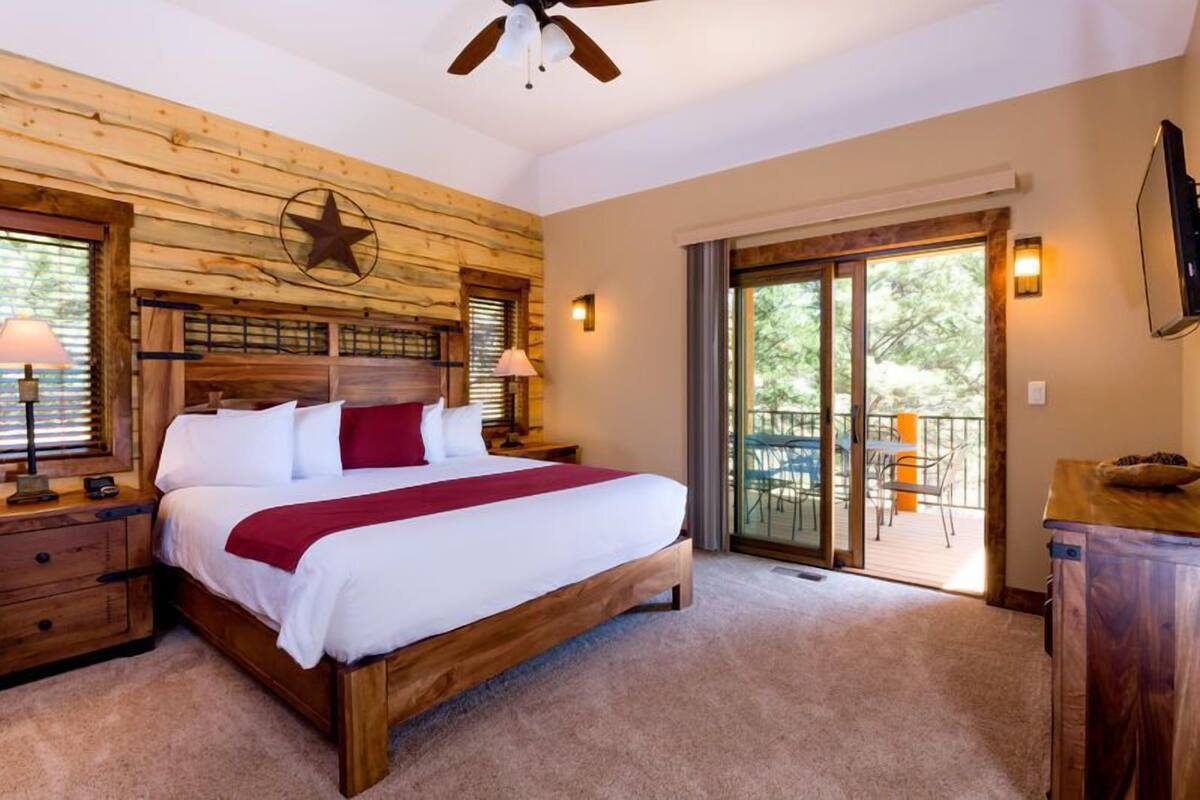 슈피리어 콘도, 산 전망 | 고급 침구, 필로우탑 침대, 다리미/다리미판, 무료 WiFi