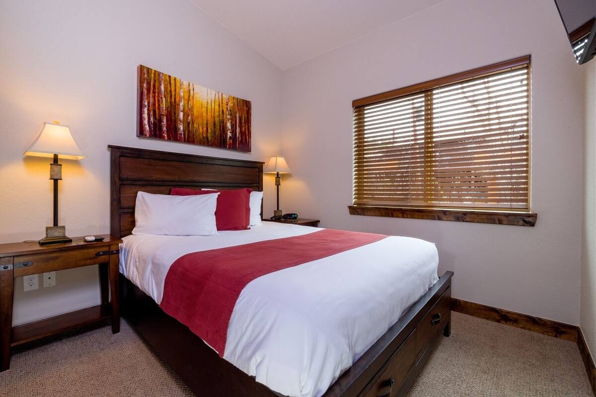 고급 침구, 필로우탑 침대, 다리미/다리미판, 무료 WiFi