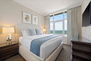 Condo superluxo, 1 cama King e sofá-cama | Cofres nos quartos, individualmente decorados