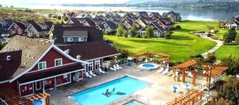 Beautiful Kismet View Cottage with golf cart 188