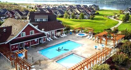 Beautiful Kismet View Cottage with golf cart 188