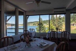 Restaurant - Lac Le Jeune Resort (Lac Le Jeune)