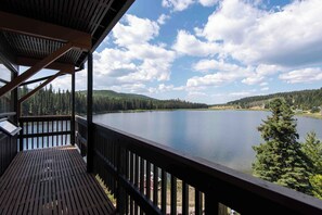 Deluxe Double Room, 2 Queen Beds, Balcony, Lake View | Terrace/patio
