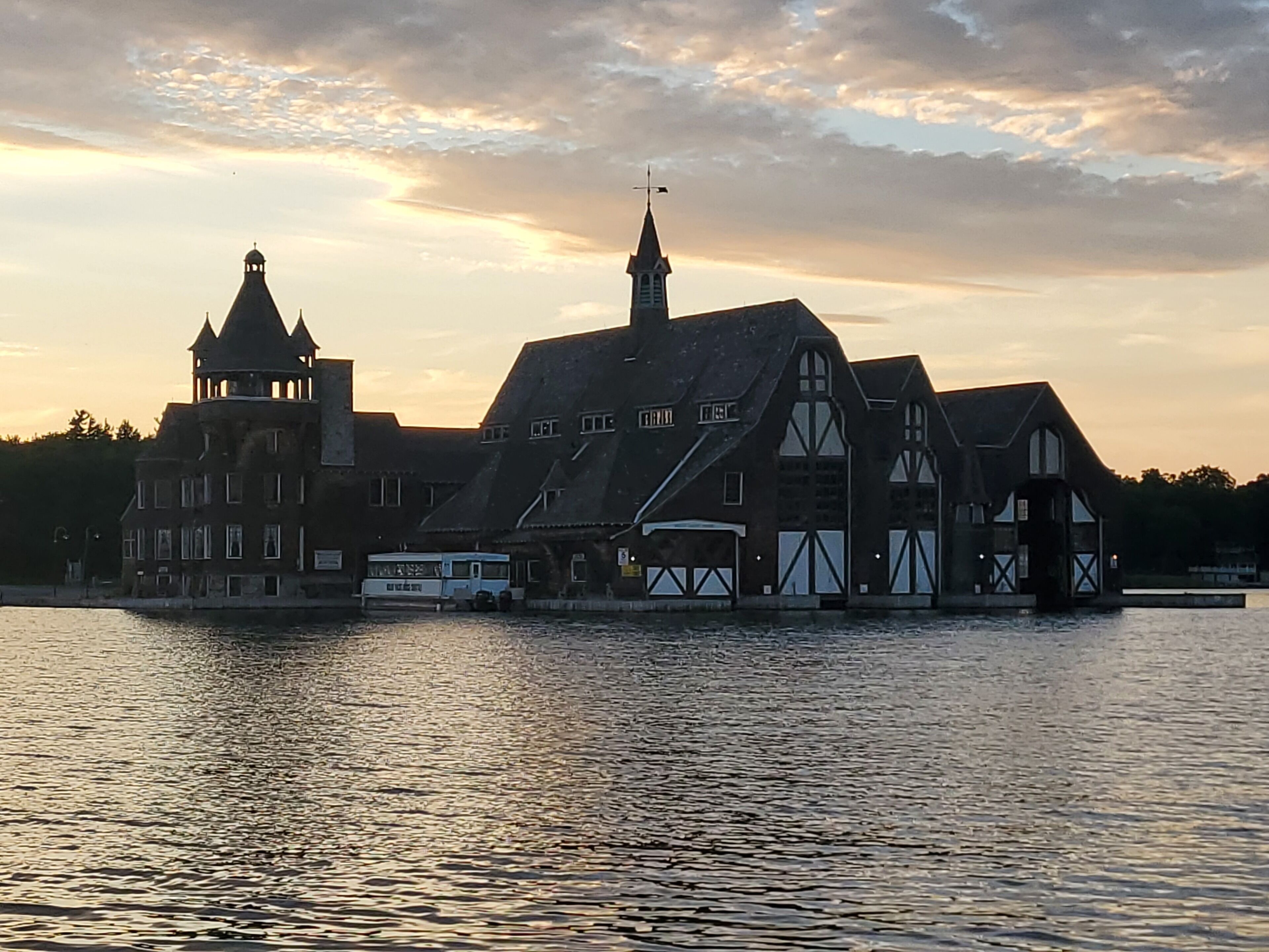 Condo and private boathouse on tranquil bay with marina access