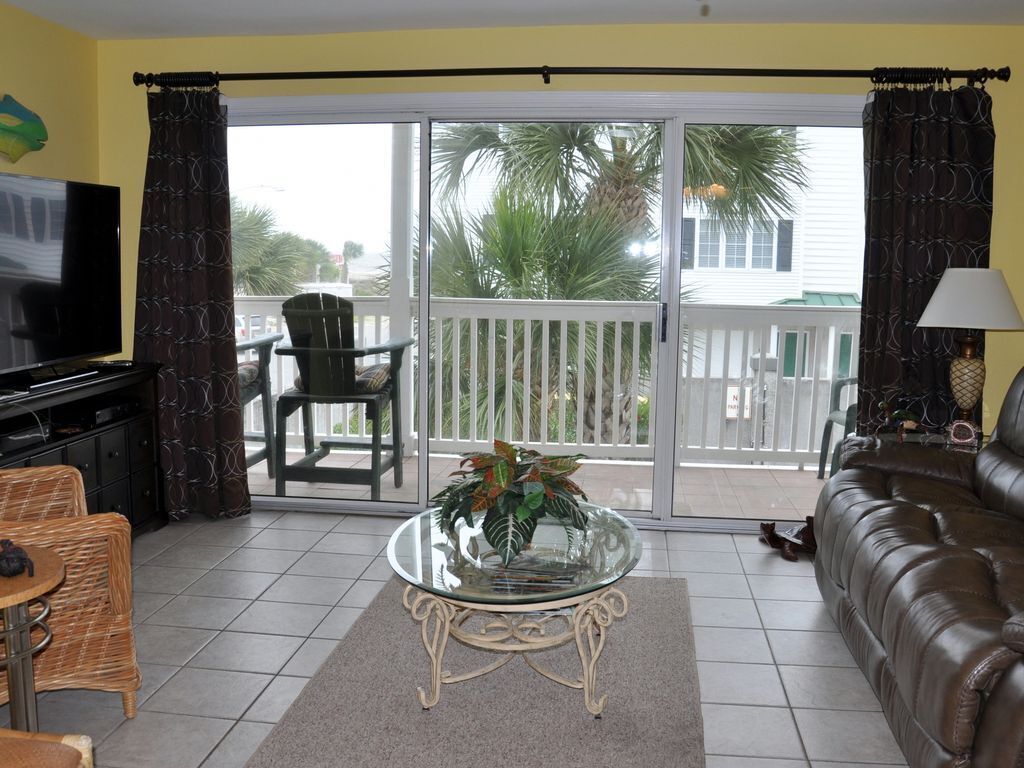 511 Summer Winds Ocean View condo 3 pools