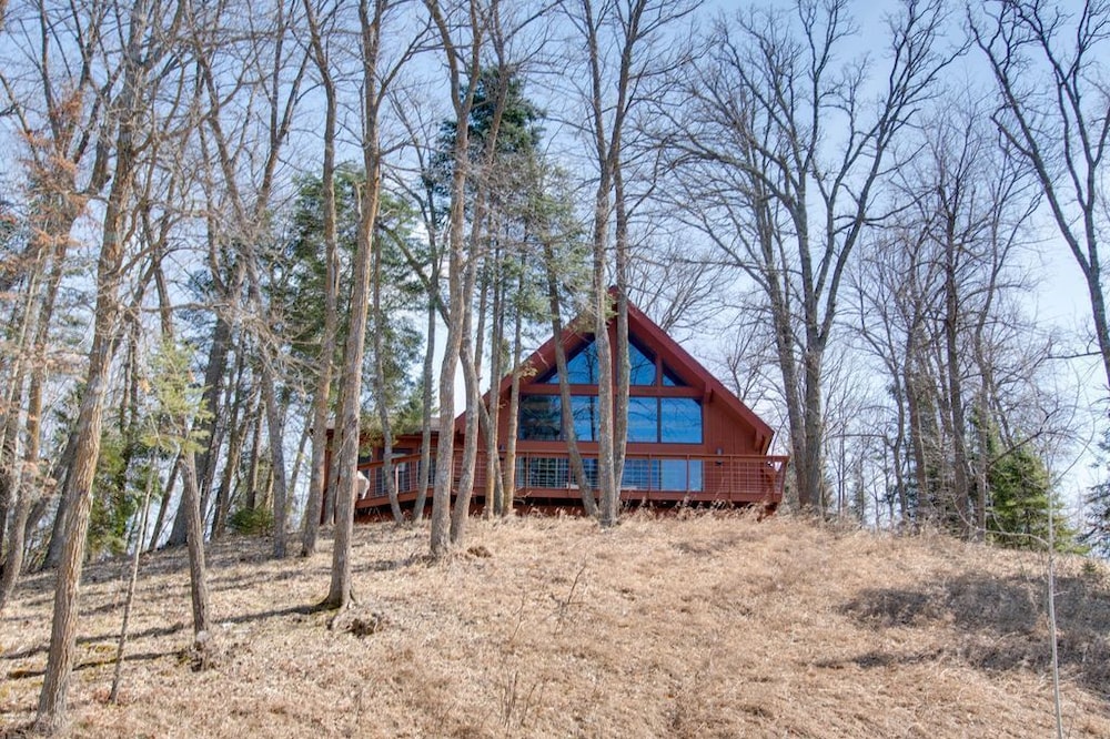 Private Waterfront Cabin on Lake Plantagenet
