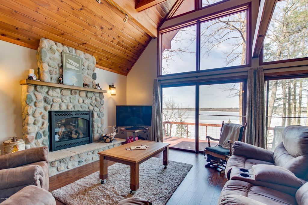 Private Waterfront Cabin on Lake Plantagenet 