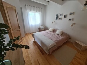 1 bedroom, iron/ironing board, free WiFi, bed sheets